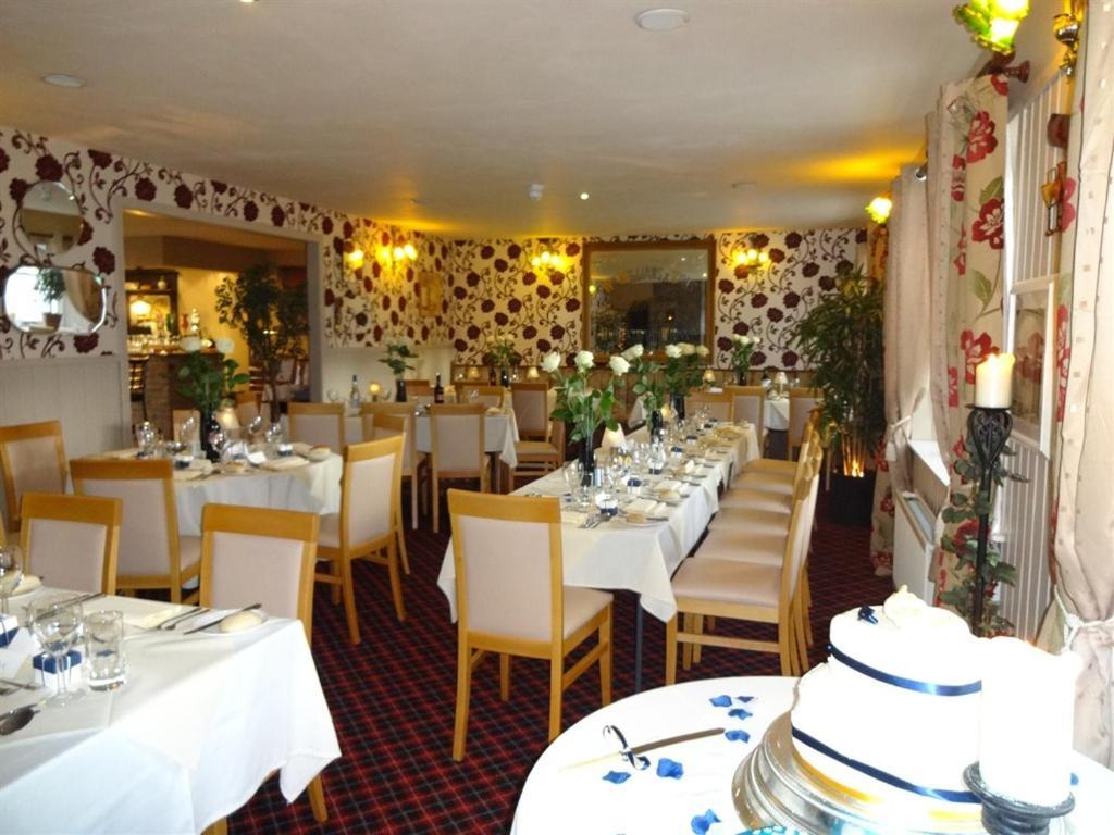 The Commercial Hotel Tarland エクステリア 写真